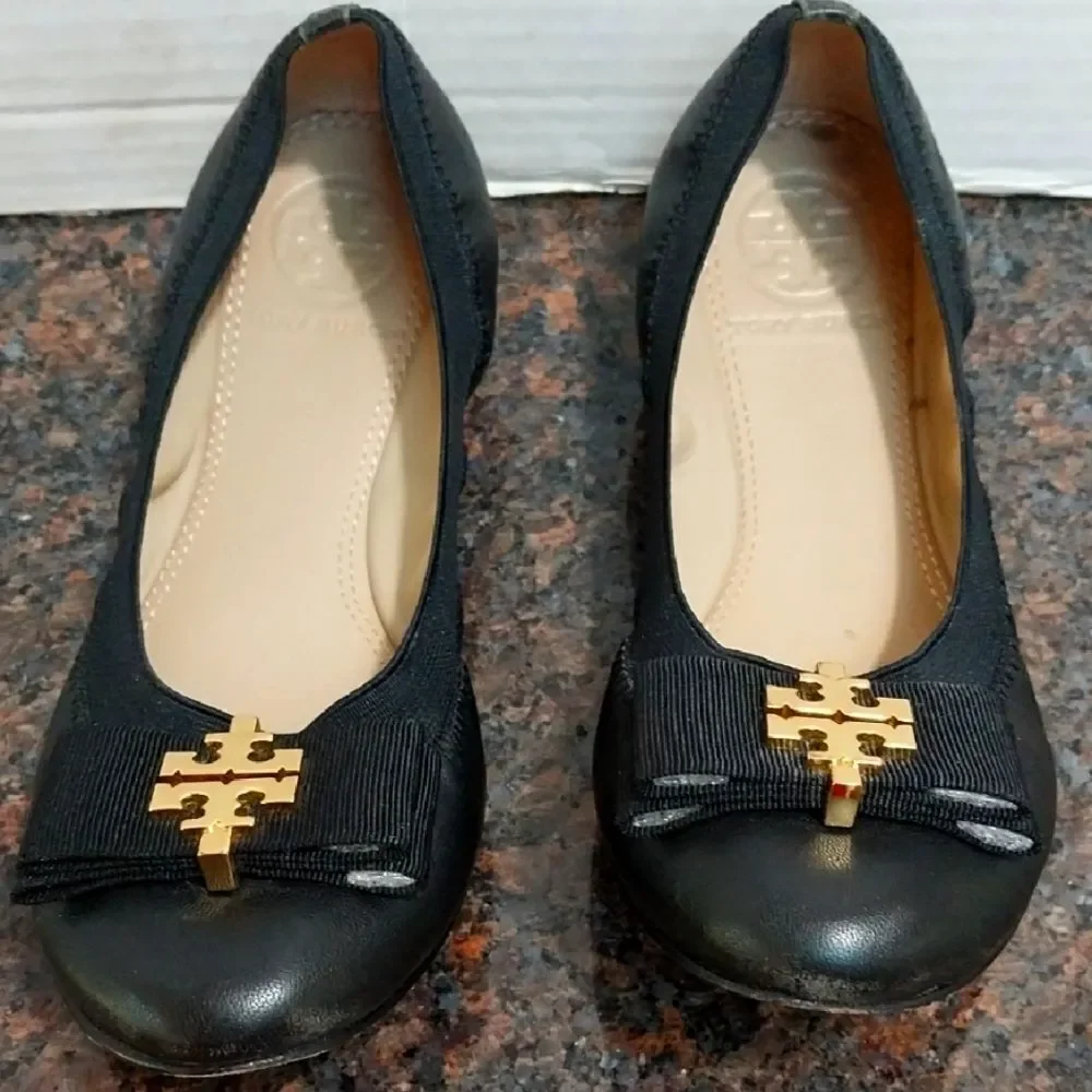 TORY BURCH BALLET FLATS...SIZE 5.5  EUC